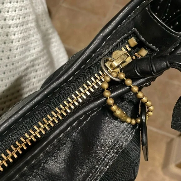 Vintage Coach Shoulder Bag Black Leather